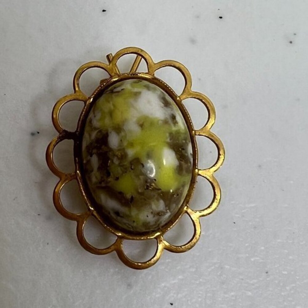 Vintage Hair Clip Green Brown Swirl Gold Tone Scallop Small‎ Cabochon